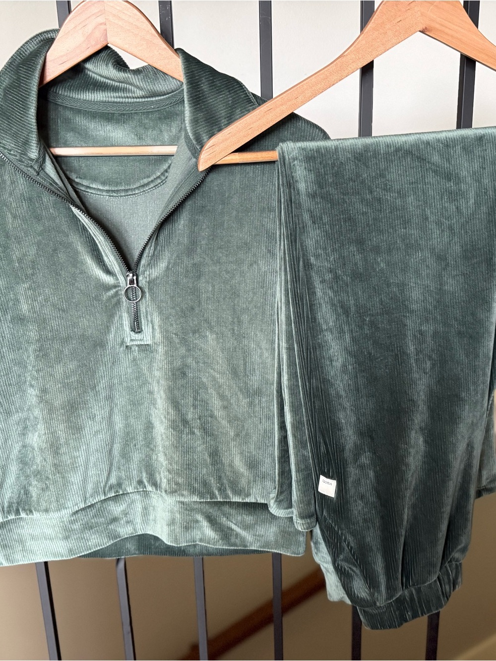 Vuori haven Women's Olive Green Velour Half-Zip pullover and wide leg pants